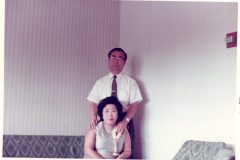 父　タイ（バンコク）で55歳の誕生日・皆様からジャスミンのレイのプレゼント