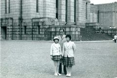 1959年神宮外苑　絵画館前にて　タイ国　スティカム・トサポン氏　十数年後に「タイ」の王室にご一緒する